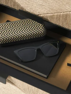 Comodino In Legno Di Mango Massiccio Con Cassetti June
