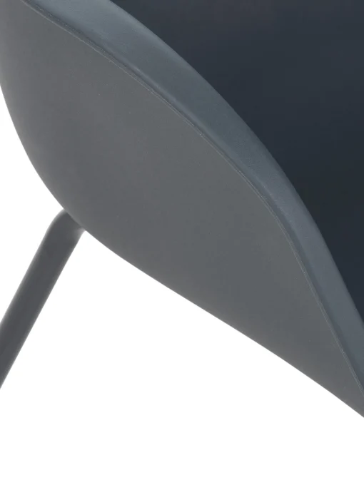 Sedia Con Braccioli In Plastica Con Gambe In Metallo Claire