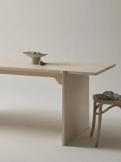 Tavolo In Legno Di Pino Tottori