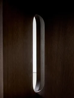 Tavolo Rotondo Con Finitura In Legno Di Quercia Scuro Androgyne, Diverse Misure